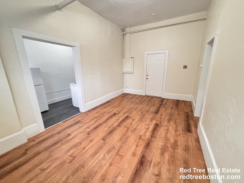 Building Photo - 99 Brainerd Rd