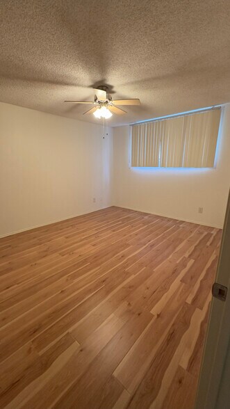 Building Photo - 135 N Swall Dr