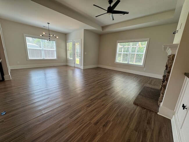 Building Photo - 154 Fernhill Dr NW