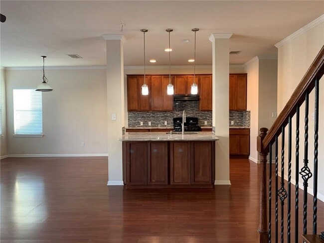 Building Photo - 15104 Fernhill Dr
