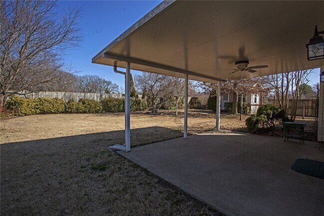 Building Photo - 304 Old Forge Dr