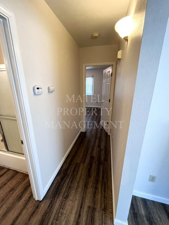 Building Photo - No Deposit