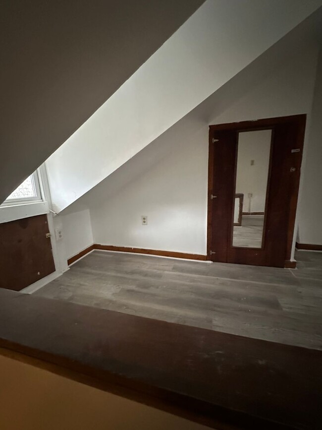 Building Photo - Cozy Remodeled Reading 3 BR/1 Bath For Ren...