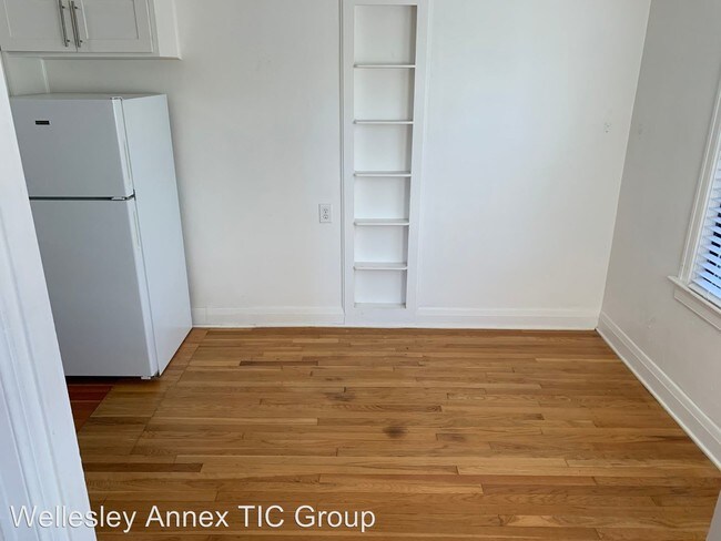 Building Photo - 1 br, 1 bath Apartment - 1405 SE Belmont St.