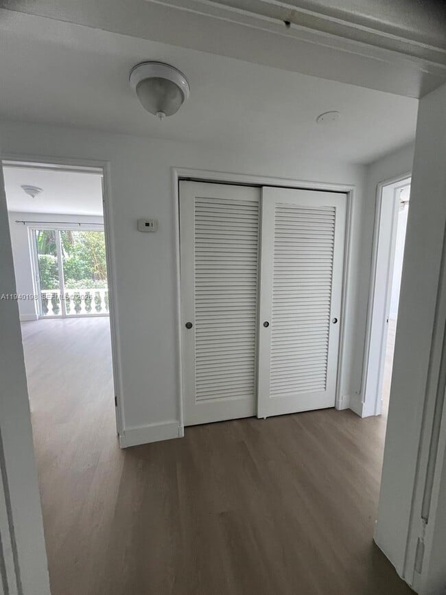 Building Photo - 3921 Meridian Ave