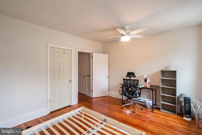 Building Photo - 295 Hermitage St