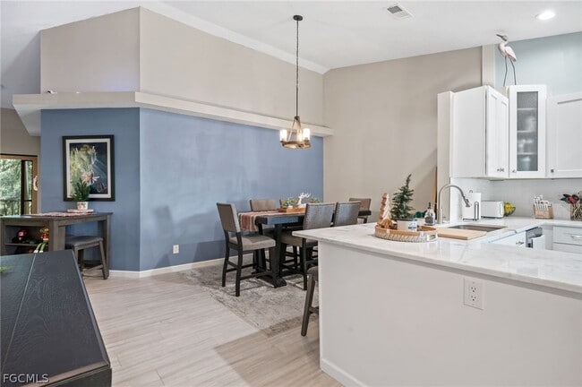 Building Photo - 17611 Marco Island Ln