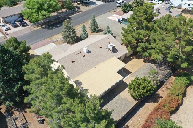 Building Photo - Nice three bedroom two bath home in PV!