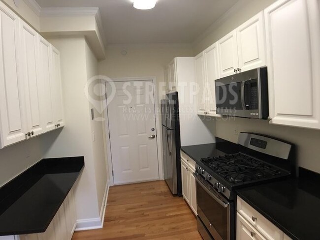 Building Photo - 2 bedroom in Cambridge MA 02138