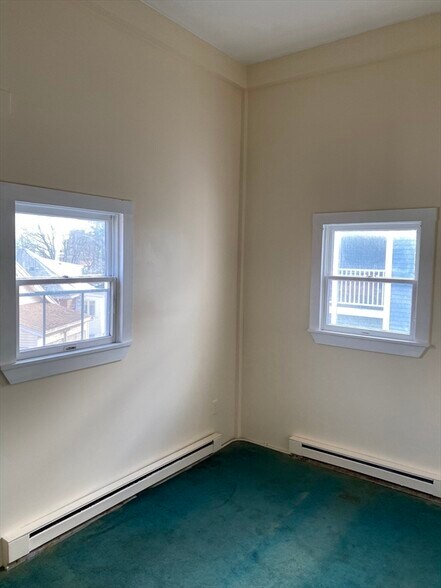 Building Photo - 19 Medford St