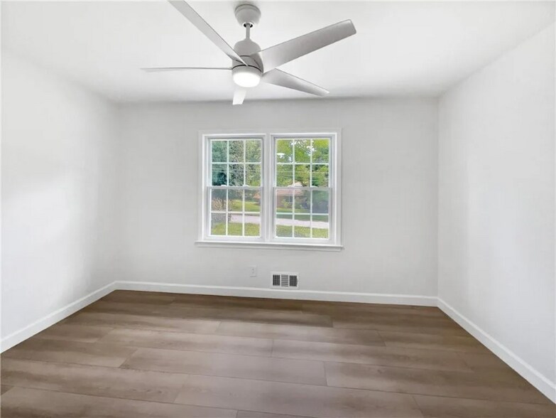 Building Photo - 2685 Rainbow Ridge Rd