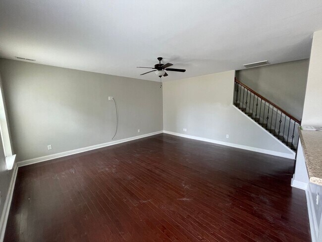 Building Photo - 96 Castlebay Dr