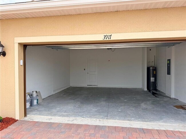 Building Photo - 3917 Passion Vine Dr