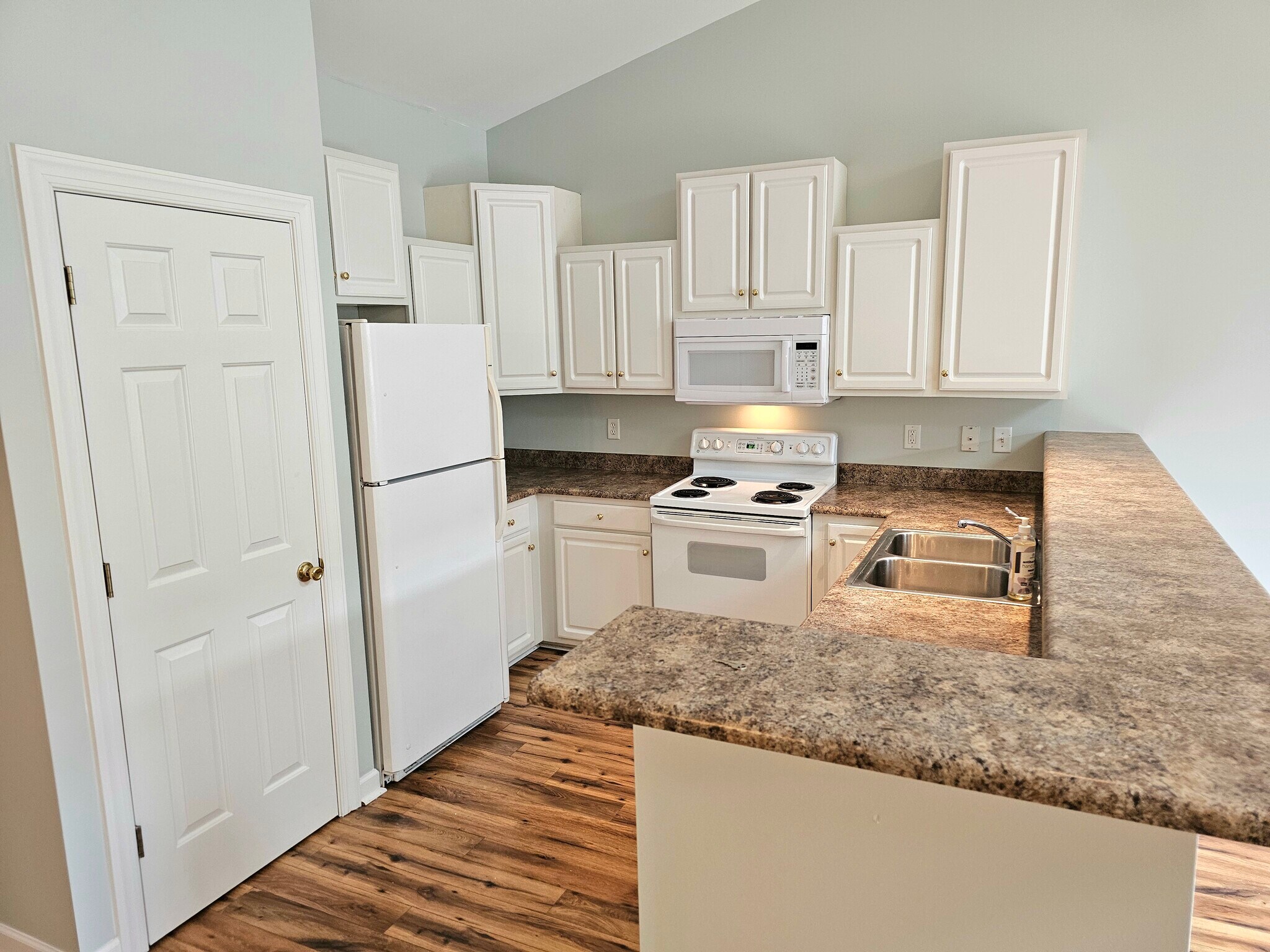 Building Photo - 5006 Carleton Dr
