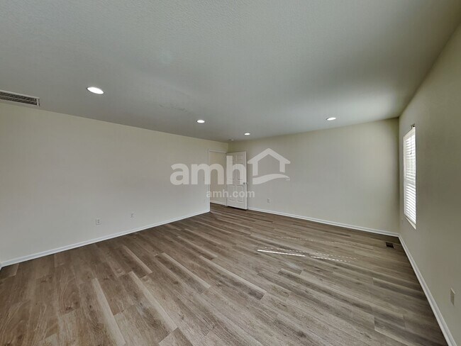 Building Photo - 2616 Coach House Loop