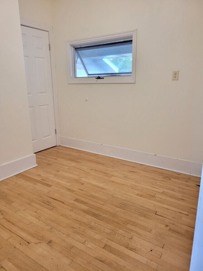 Building Photo - 3 Bed 1 Bath Single Family Home in Birnamwood