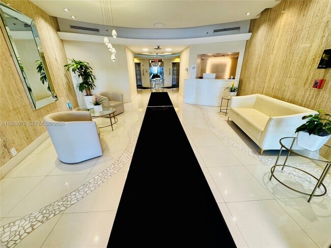 Building Photo - 3301 NE 5th Ave