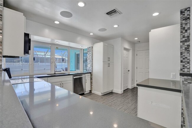 Building Photo - 9240 SW 54th St