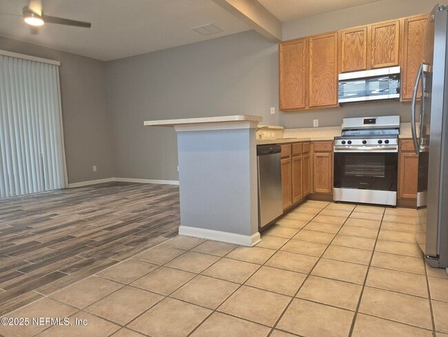Building Photo - 5851 Parkstone Crossing Dr