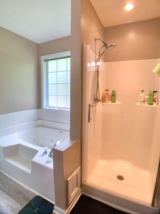 Building Photo - 4069 Challis Dr