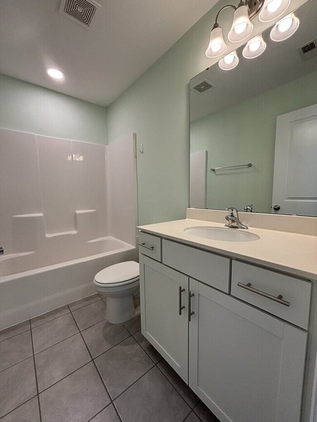 Building Photo - 608 Ravensridge Ln