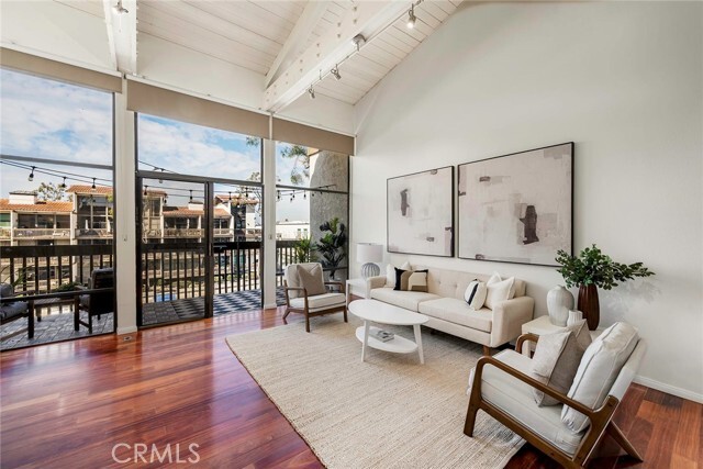 Building Photo - 9331 Marina Pacifica Dr N