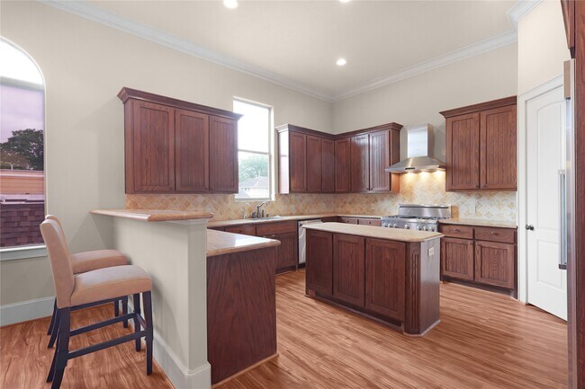 Building Photo - 5459 John Dreaper Dr