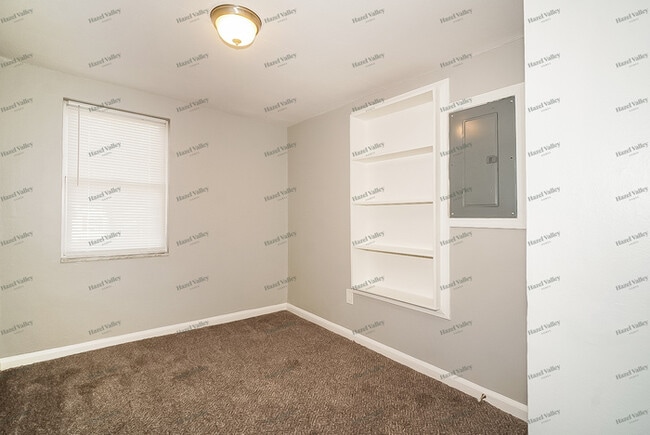 Building Photo - 1601 Bauer Ave