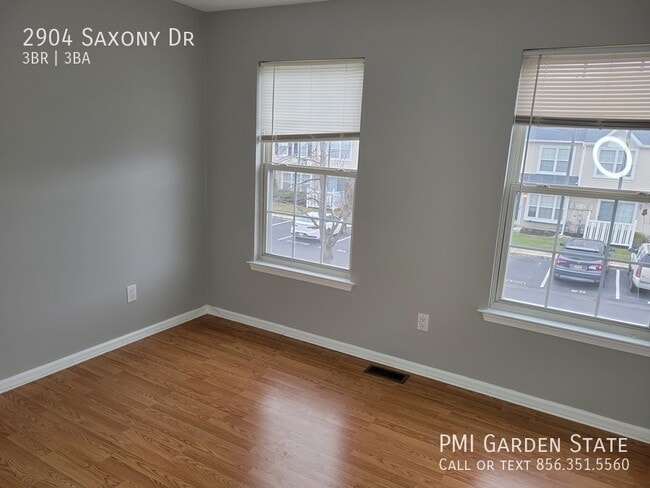 Building Photo - 2904 Saxony Dr