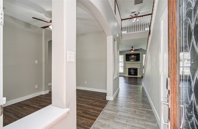 Building Photo - 6814 Summer Bridge Ln