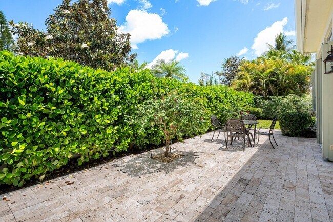 Building Photo - 116 Coral Cay Dr