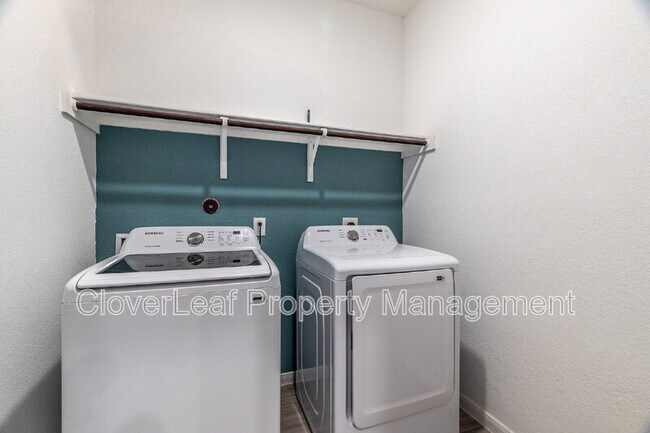 Building Photo - 422 Angel Trumpet Ct