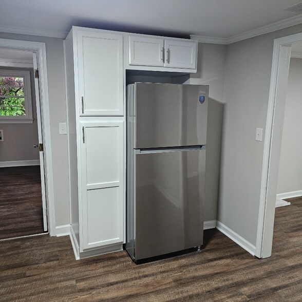 Building Photo - 1335 Victory St