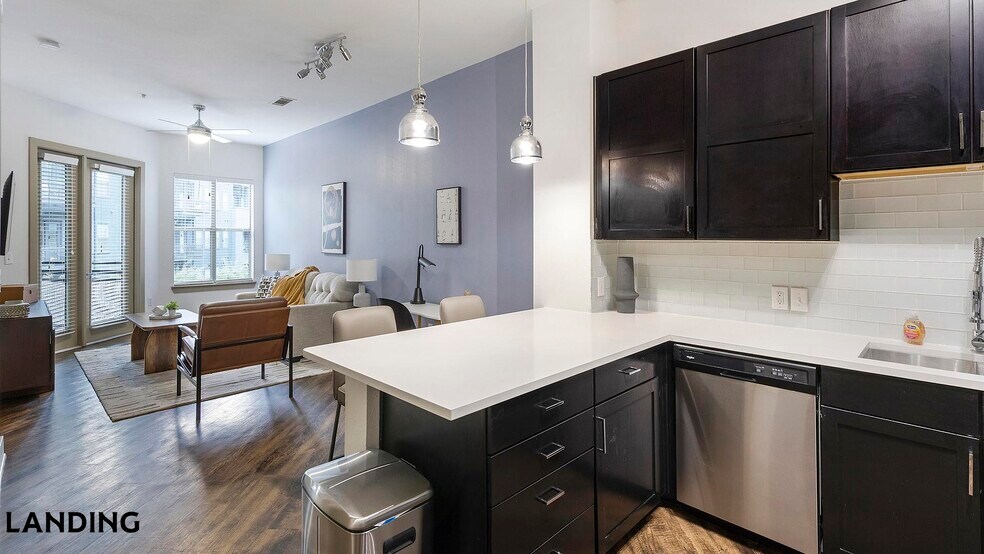 Building Photo - 5005 Galleria Dr