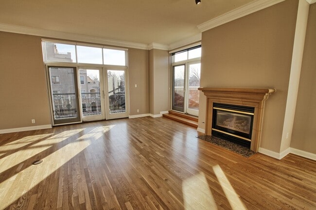 Building Photo - 2400 E Cherry Creek S Dr