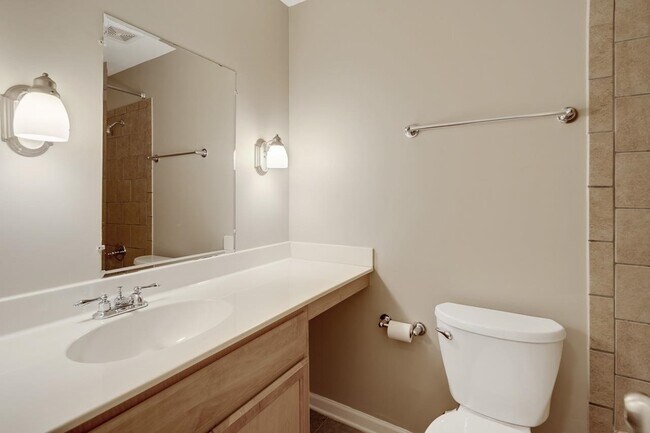 Building Photo - 1843 Fernspring Cove