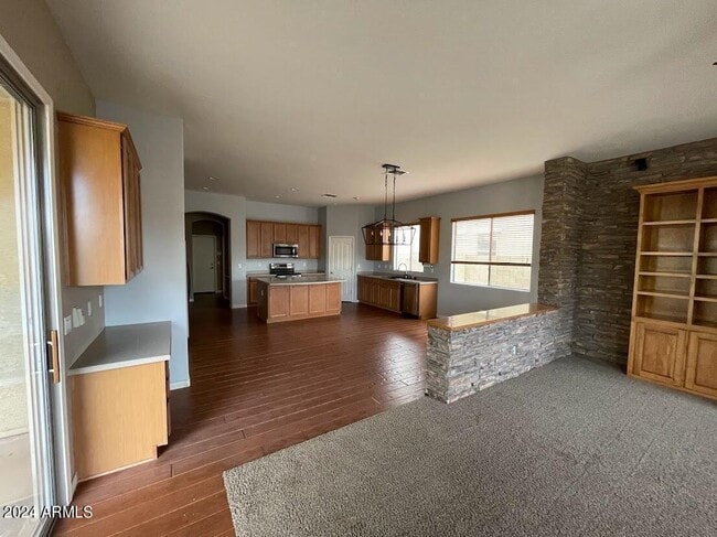 Building Photo - 4940 E Runaway Bay Dr