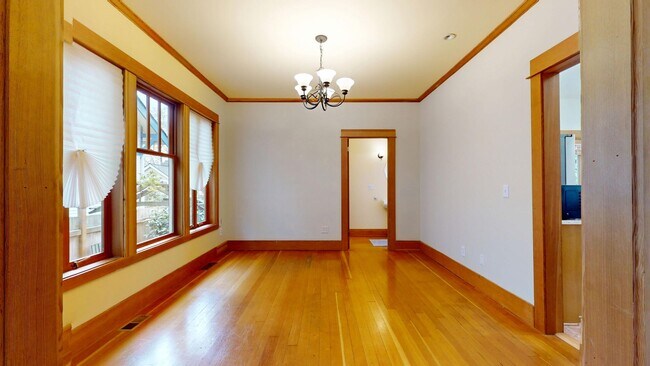 Building Photo - The Perfect Restored University Heights Home -available for rent now!