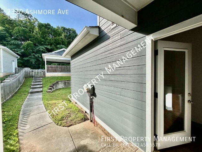 Building Photo - 2320 Ashmore Ave
