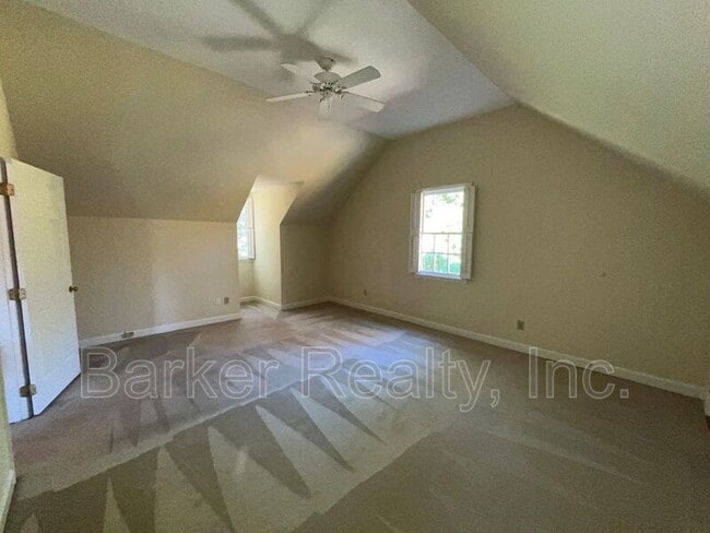 Building Photo - 1667 Village Glenn Dr