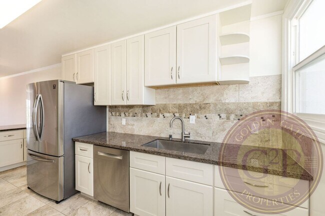 Building Photo - Collingwood Street - 450-452
