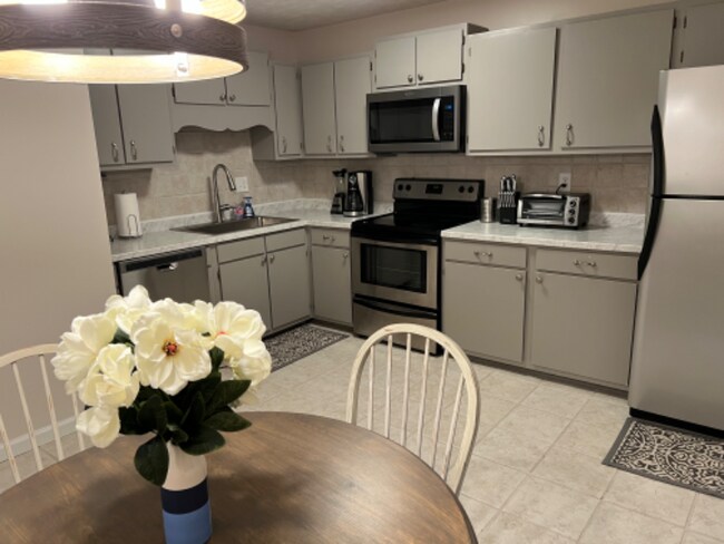 Building Photo - 516 Lakeside Dock Dr