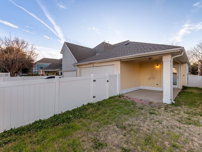 Building Photo - 1636 Spanish Moss Wy