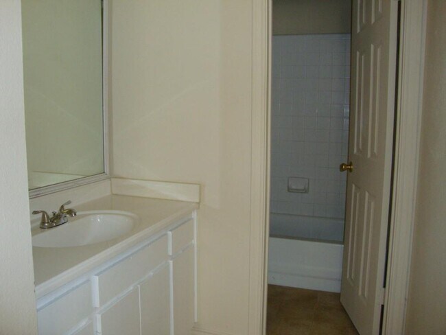 Building Photo - 1007 Black Locust Drive West