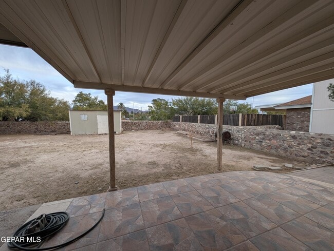 Building Photo - 5857 W Valley Cir