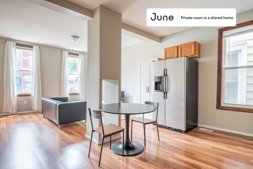 Building Photo - Room in Shared 4 bed/1 bath home