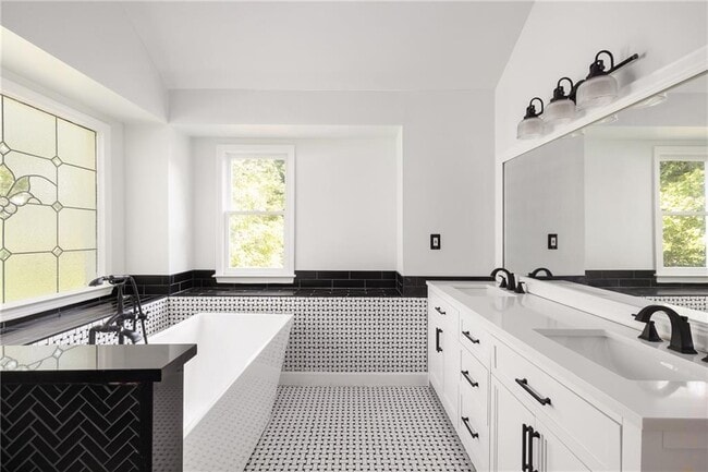 Building Photo - 3784 Market Crescent