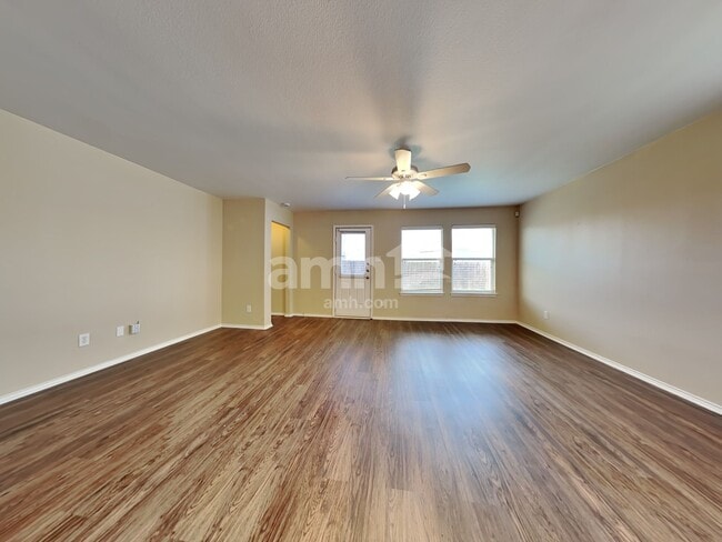 Building Photo - 805 Windflower Dr