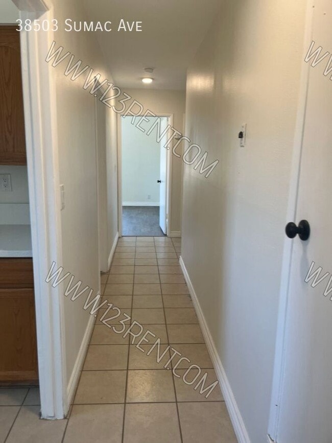 Building Photo - 38503 Sumac Ave
