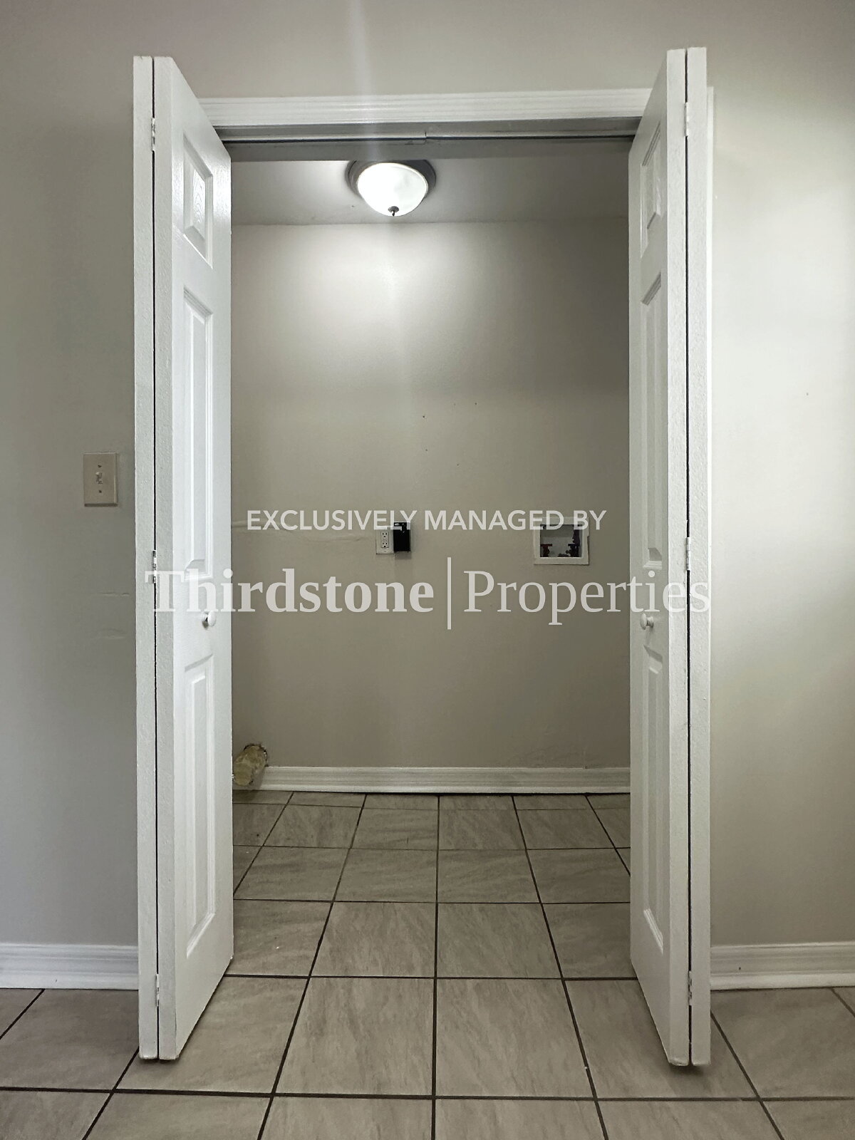 Building Photo - 1173 W 27th St